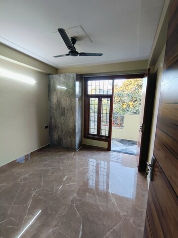 Room in 3 BHK Builder Floor at Malviya Nagar – for Rent