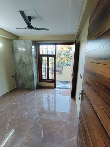 Room in 3 BHK Builder Floor at Malviya Nagar – for Rent