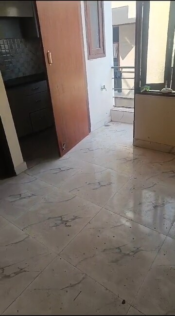 Room in 1 BHK Builder Floor at Mehrauli – for Rent