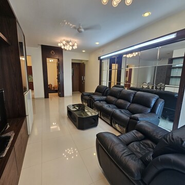 Gym in 4 BHK Apartment at Sheth Vasant Lawns, Oswal Park – for Rent