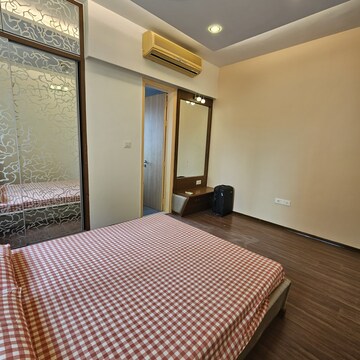 Bedroom in 4 BHK Apartment at Sheth Vasant Lawns, Oswal Park – for Rent