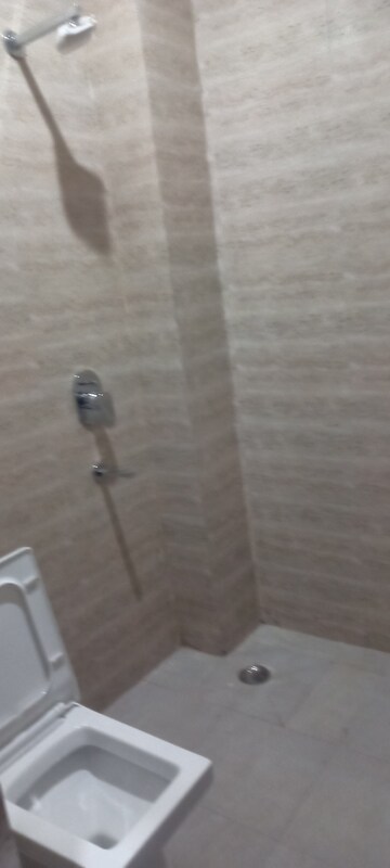 Bathroom in 1 RK Builder Floor at Sector 40 – for Rent