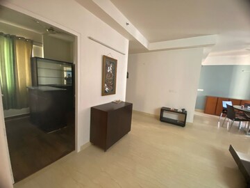 Room in 3 BHK Apartment at Indiabulls Centrum Park, Sector 103 – for Rent