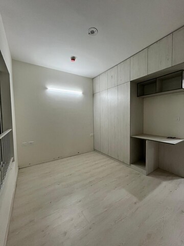 Room in 3 BHK Apartment at Indiabulls Centrum Park, Sector 103 – for Rent