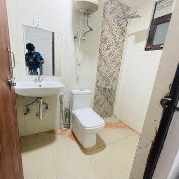 Team Area in 1 BHK Builder Floor at Saket – for Rent