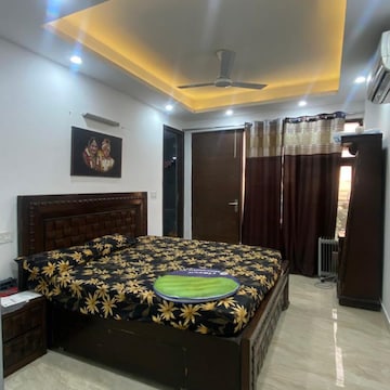 Bedroom in 1 BHK Builder Floor at Saket – for Rent