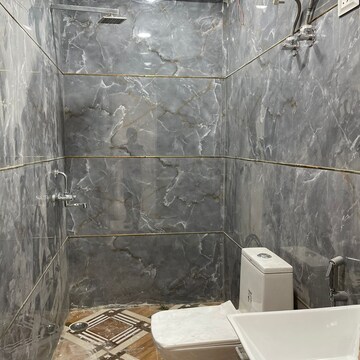 Bathroom in 1 BHK Builder Floor at Saket – for Rent