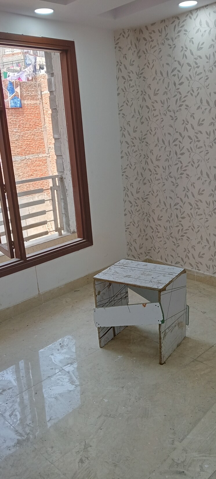 Room, govindpuri 3 Bedroom 910 Sq.Ft. Builder Floor In Govindpuri Delhi 8323456