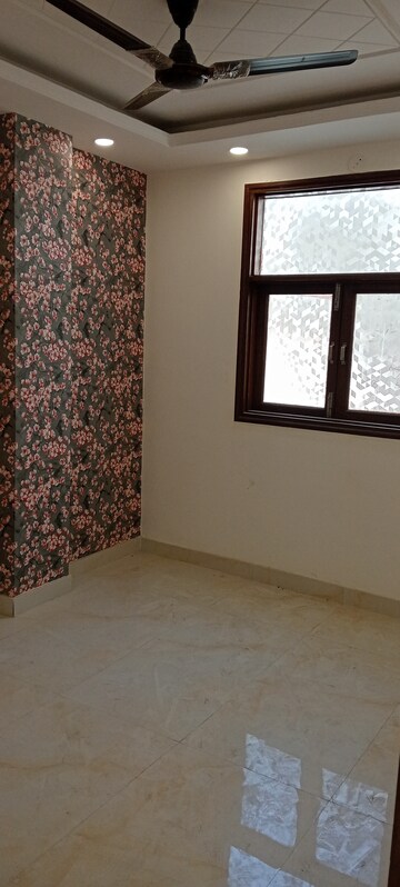 Room in 2 BHK Builder Floor at Govindpuri – for Sale