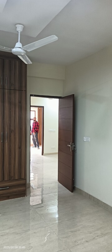 Room in 3 BHK Apartment at Panchkula Urban Estate – for Rent