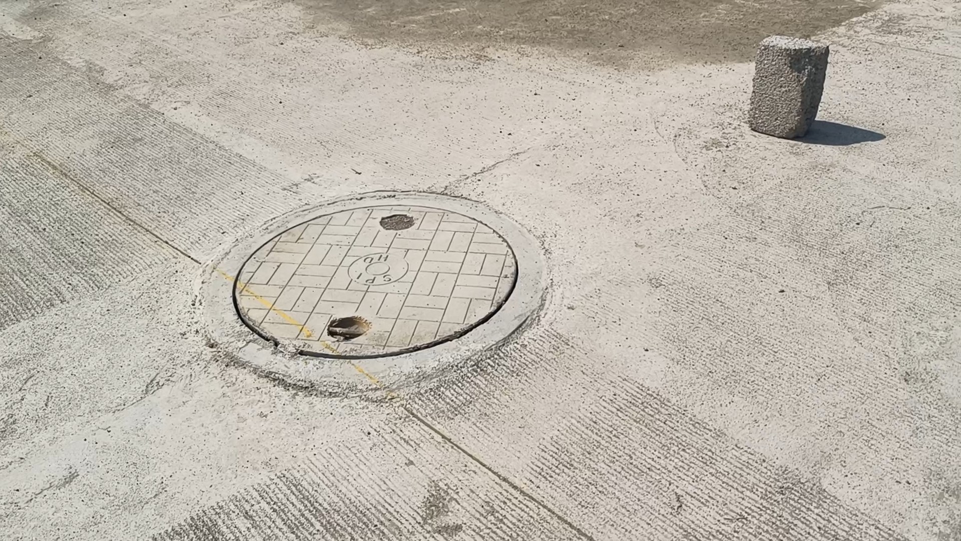 Plot For Sale in Grand City On Road Plots