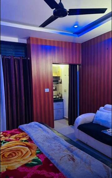 Bedroom in 2 BHK Apartment at Parsvnath Royale Floors, Uattardhona – for Rent