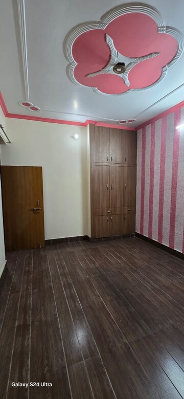 Room in 3 BHK Independent House at Vikash Khand – for Rent