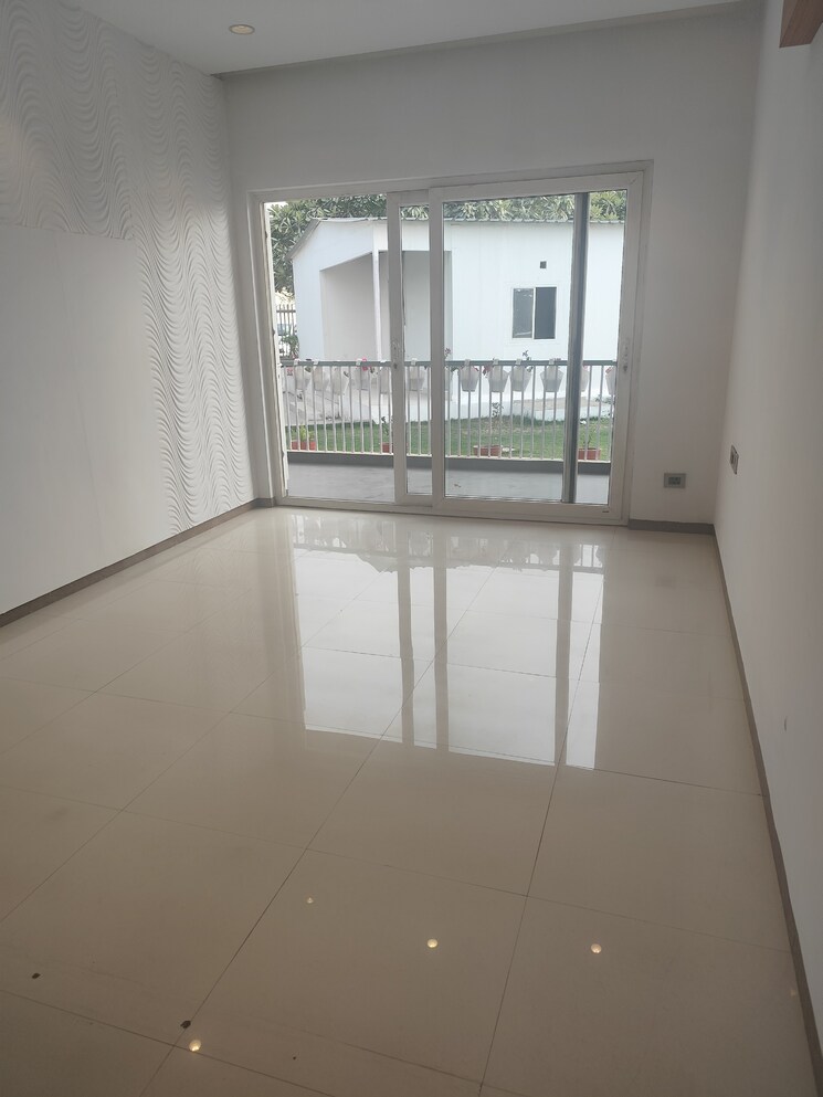 Room, pareena-coban-residences 2.5 Bedroom 1550 Sq.Ft. Apartment In Sector 99a Gurgaon 8323557