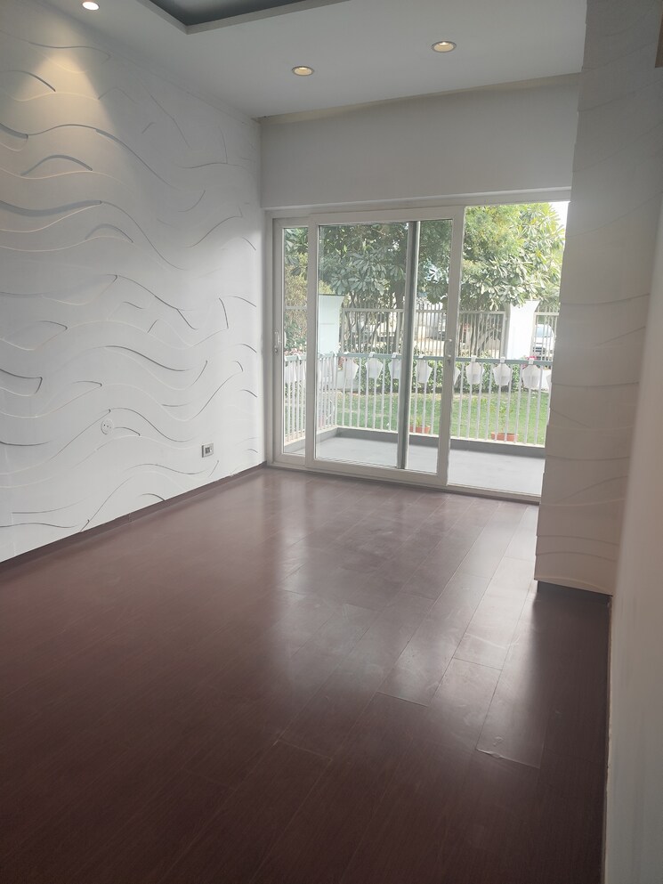 Room, pareena-coban-residences 2.5 Bedroom 1550 Sq.Ft. Apartment In Sector 99a Gurgaon 8323557