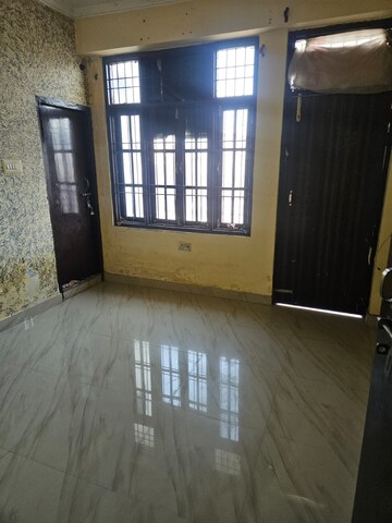 Room in 1.5 BHK Independent House at Aliganj – for Rent