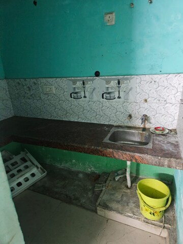 Master Bedroom in 1.5 BHK Independent House at Aliganj – for Rent