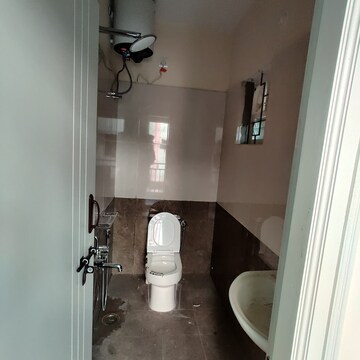Bathroom in 2 BHK Builder Floor at Paradise Residency, Jp Nagar – for Rent