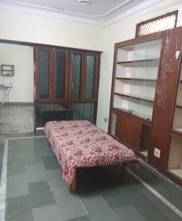Bedroom in 2 BHK Villa at Aliganj – for Rent