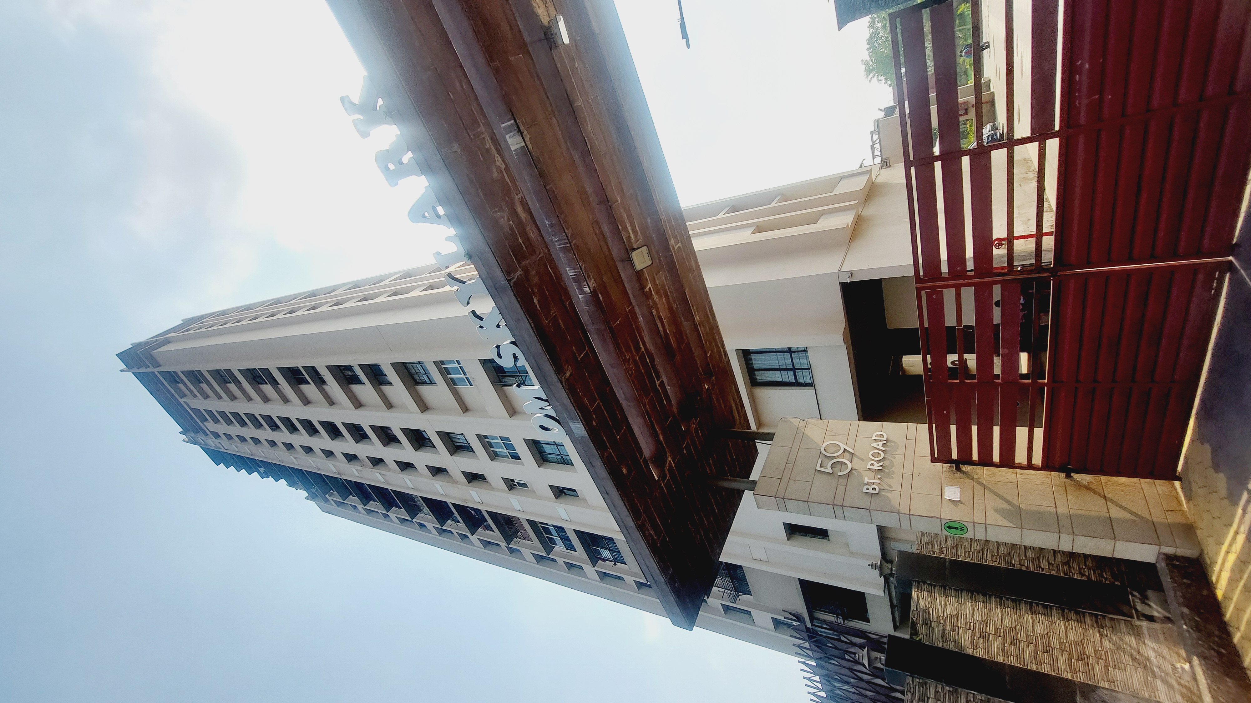 3 BHK + Servant Room Apartment For Sale in Mahadeo Om Skylark