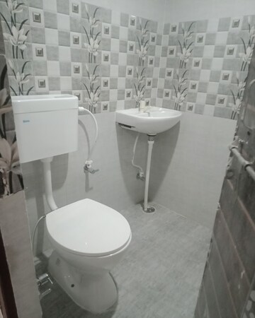Bathroom in 2 BHK Villa at Aliganj – for Rent