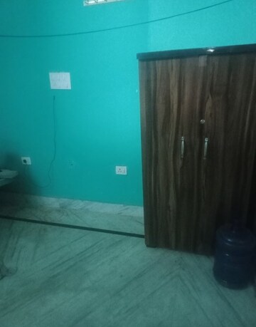 Room in 1 BHK Villa at Aliganj – for Rent