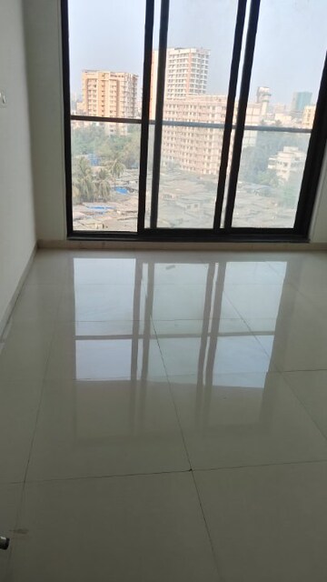 Room in 3 BHK Apartment at Kalpataru Radiance, Goregaon West – for Sale
