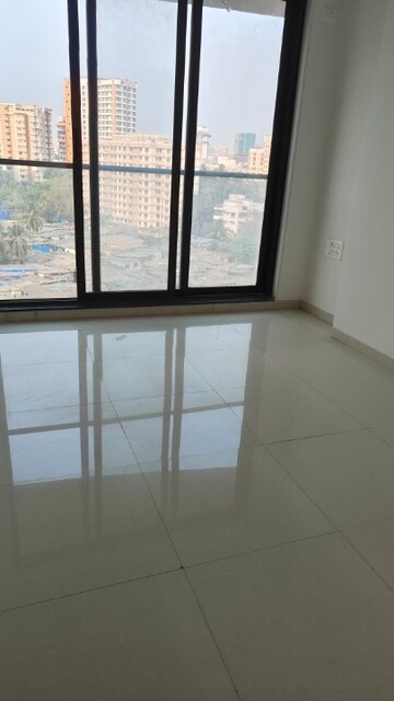 Room in 3 BHK Apartment at Kalpataru Radiance, Goregaon West – for Sale