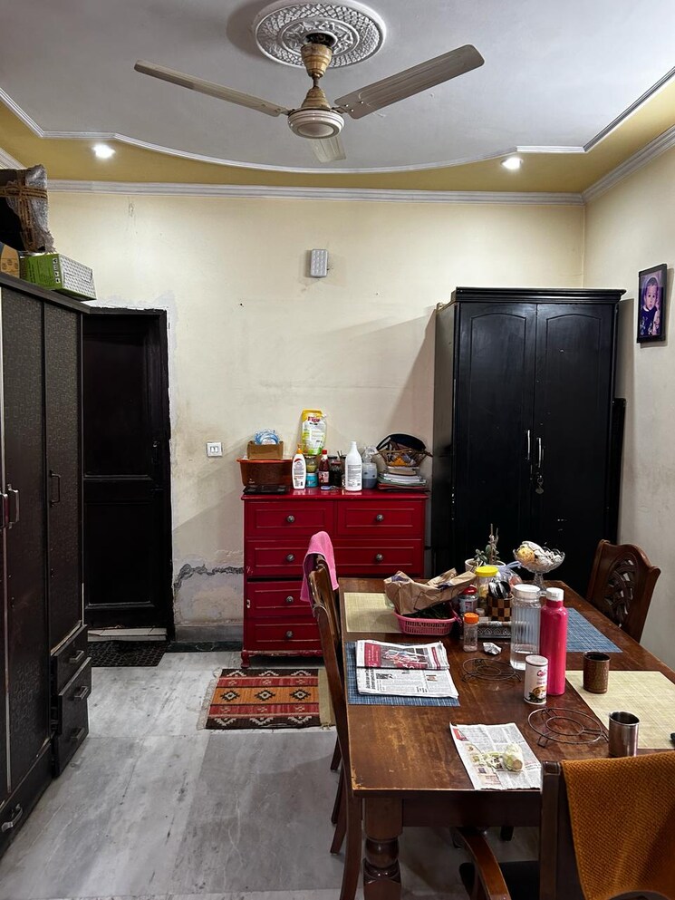Room, sector 43 3 Bedroom 2200 Sq.Ft. Builder Floor In Sector 43 Faridabad 8323828