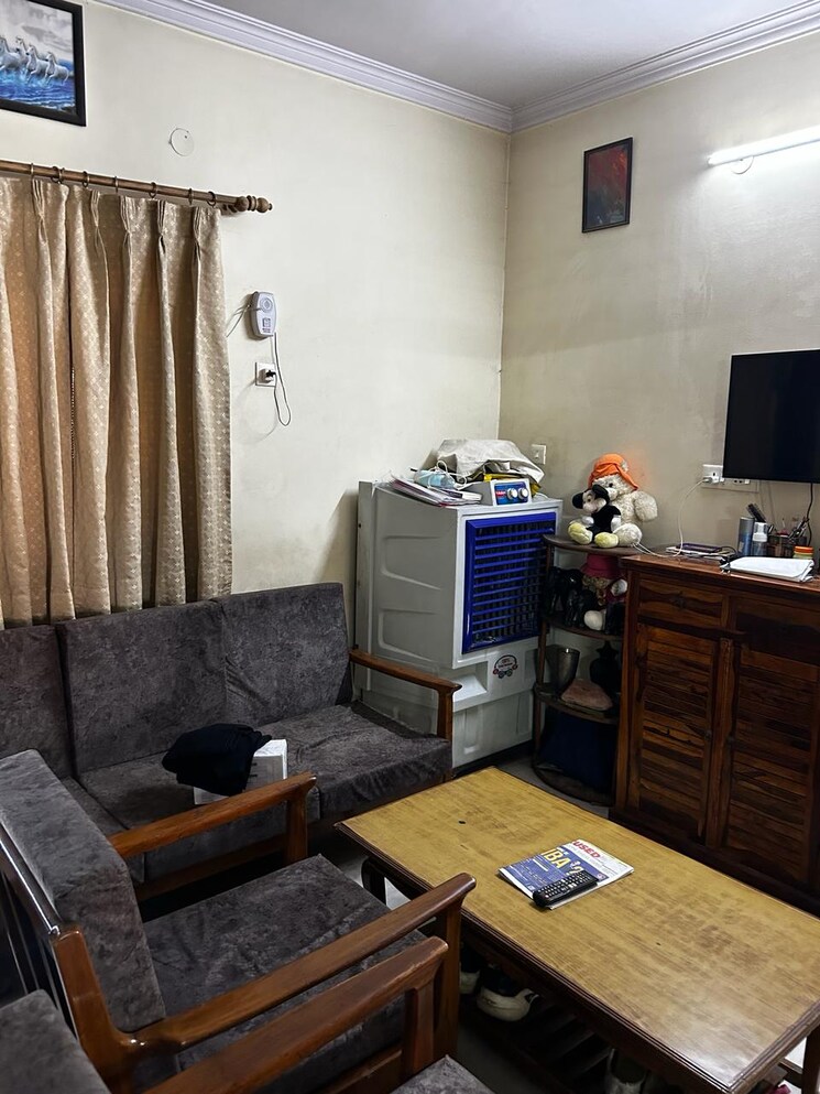 Living Room, sector 43 3 Bedroom 2200 Sq.Ft. Builder Floor In Sector 43 Faridabad 8323828