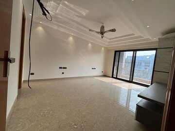 Room in 4 BHK Builder Floor at Sector 56 – for Rent