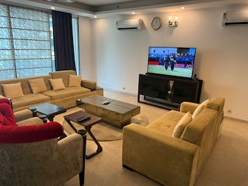 Living Room in 4 BHK Apartment at DLF The Pinnacle, Dlf Phase V – for Sale