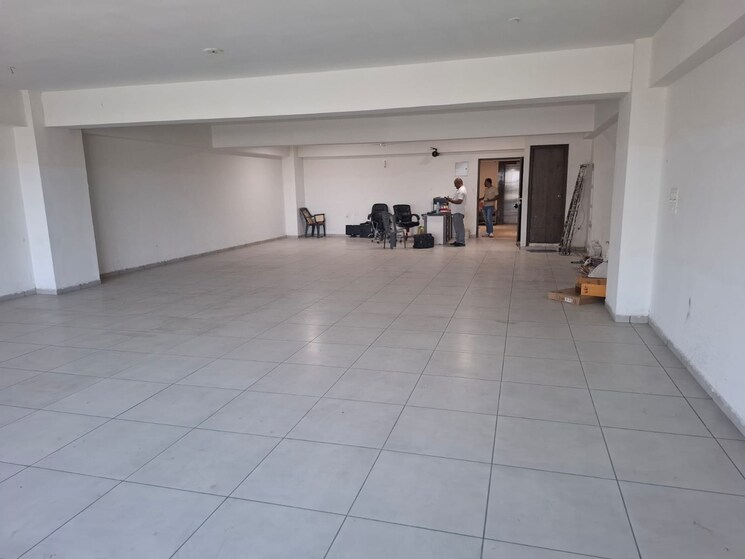  Parking, science city Commercial Office Space in IT/SEZ 2400 Sq.Ft. In Science City Ahmedabad 8323969