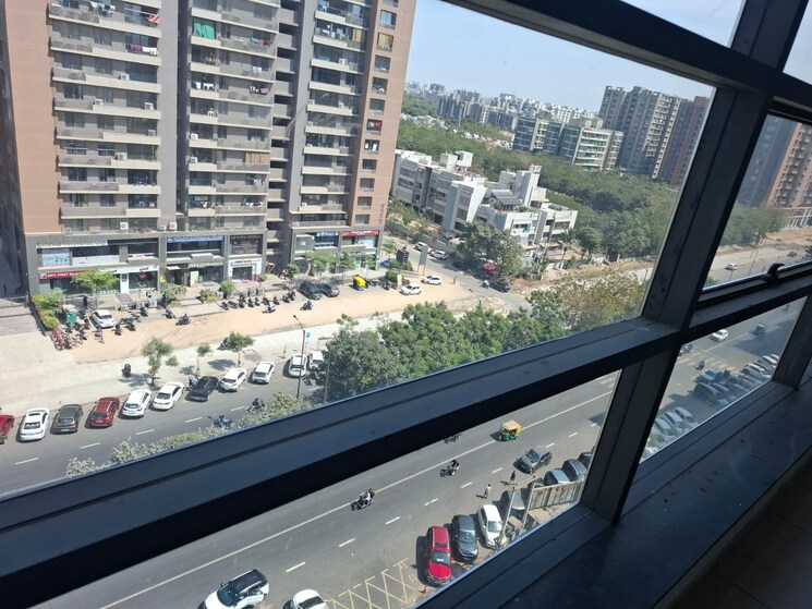 Balcony, science city Commercial Office Space in IT/SEZ 2400 Sq.Ft. In Science City Ahmedabad 8323969