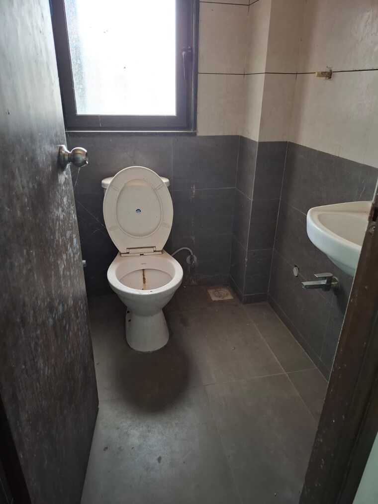 Bathroom, science city Commercial Office Space in IT/SEZ 893 Sq.Ft. In Science City Ahmedabad 8323992