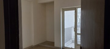 Room in 3 BHK Apartment at Amrapali Golf Homes, Sector 4, Greater Noida – for Rent
