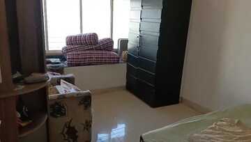 Team Area in 2 BHK Apartment at Dadar East – for Rent