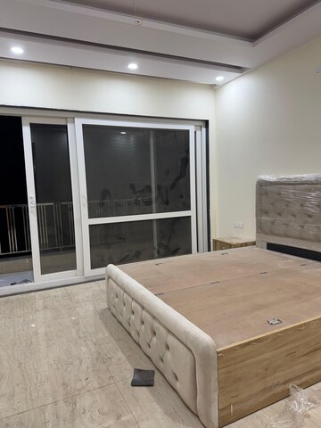 Room in 3 BHK Builder Floor at Sector 27 – for Rent