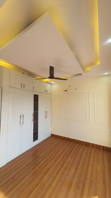 Room in 4 BHK Independent House at Sahastradhara Road – for Sale