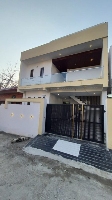Team Area in 4 BHK Independent House at Sahastradhara Road – for Sale