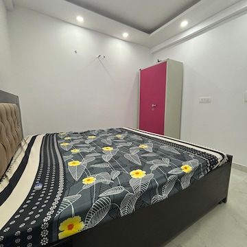 Room in 2 BHK Apartment at Paryavaran Complex – for Rent