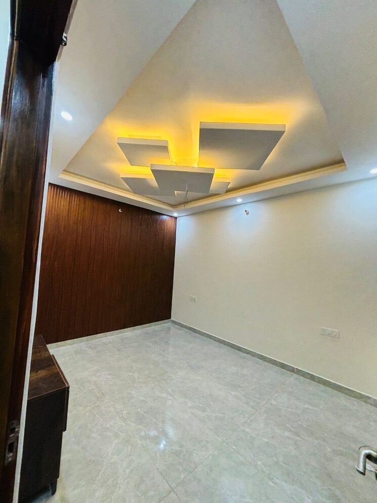 Room, sahastradhara road 3 Bedroom 2000 Sq.Ft. Independent House In Sahastradhara Road Dehradun 8324253