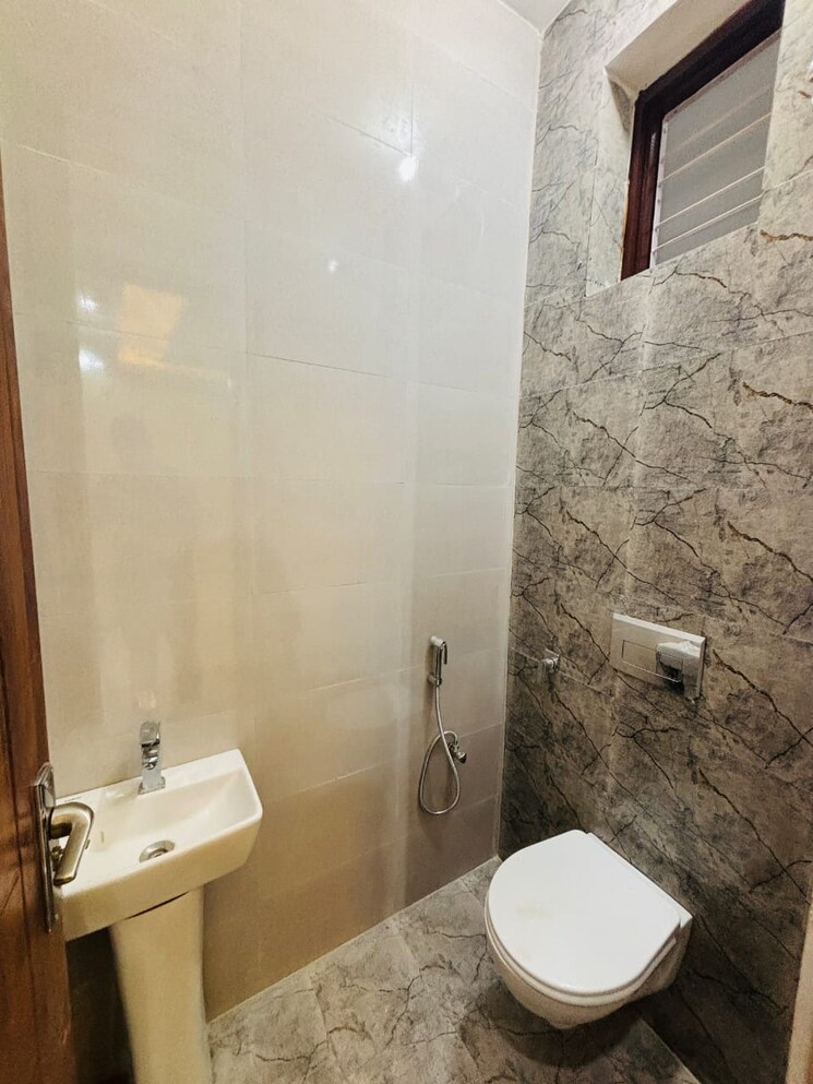 Bathroom, sahastradhara road 3 Bedroom 2000 Sq.Ft. Independent House In Sahastradhara Road Dehradun 8324253