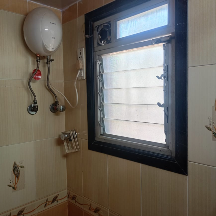 Bathroom, himgiri-apartments-matunga 1 Bedroom 450 Sq.Ft. Apartment In Vsnl Colony Mumbai 8324334