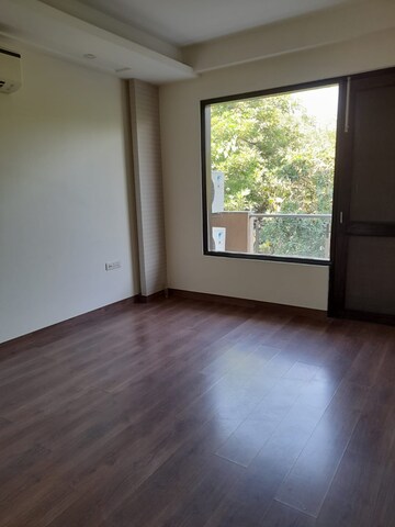 Room in 3 BHK Apartment at Emaar The Palm Drive-The Sky Terraces, Sector 66 – for Sale