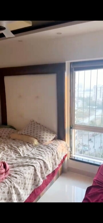 2 BHK Apartment For Sale in Royal Oasis, Malad West