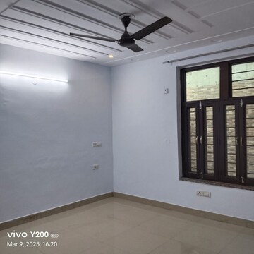 Room in 3 BHK Apartment at Vipul Greens, Sector 48 – for Sale