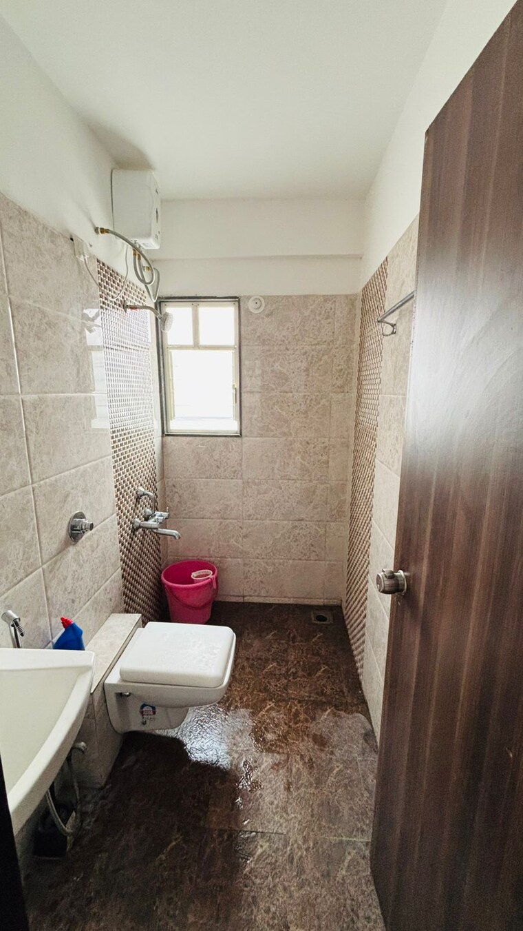 Attached Bathroom, goel-ganga-hill-shire-phase-1 3 Bedroom 1250 Sq.Ft. Apartment In Wagholi Pune 8324414