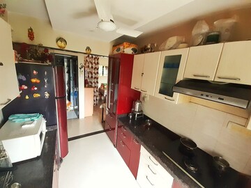 Team Area in 3 BHK Apartment at Tulsi Meadows, Chembur – for Rent