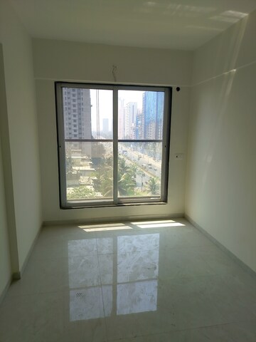 Room in 2 BHK Apartment at Vaibhavlaxmi Peak 25, Vikhroli East – for Rent